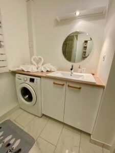 Evier salle de bain studio, lave linge
